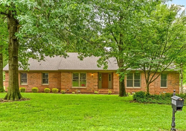 2nd image of 227 Crossbow Ct, Hopkinsville, KY 42240 | MLS# 2924773