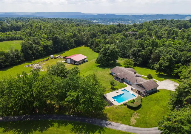 Homes for sale in Livingston, TN | 933 Airport Rd, Livingston, TN 38570 | MLS# 2925351