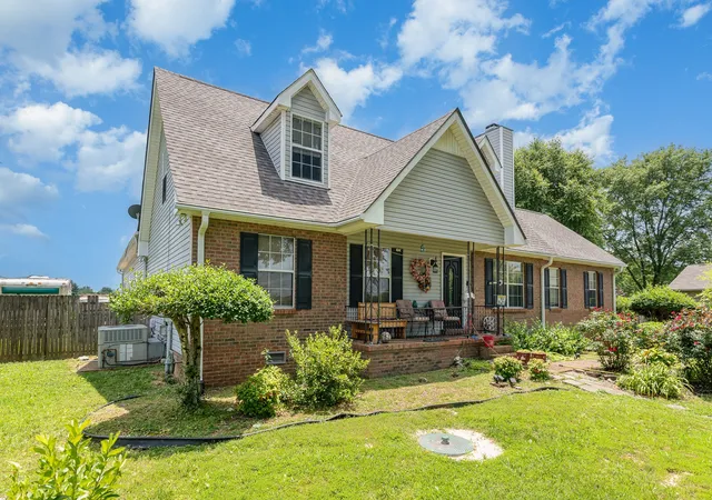 2nd image of 102 Dawn Ct, White House, TN 37188 | MLS# 2925951