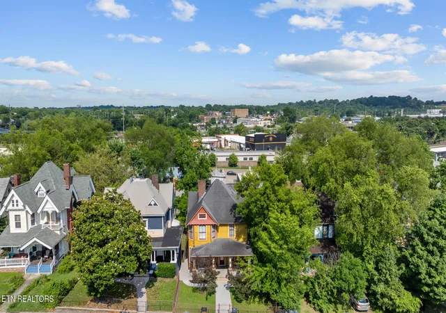 Photo 3 of Single family home for sale at 808 North 4th Ave, Knoxville, TN 37917 | MLS# 2926144 | Listing updated on 2026-08-05