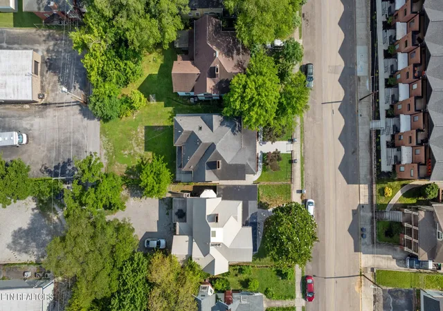 Photo 4 of Single family home for sale at 808 North 4th Ave, Knoxville, TN 37917 | MLS# 2926144 | Listing updated on 2026-08-05