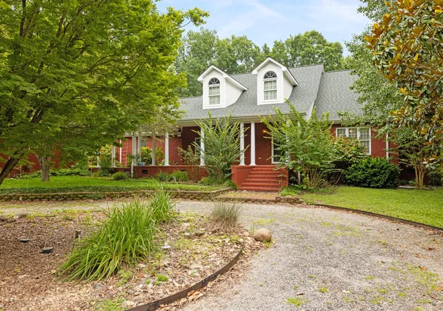 Homes for sale in Loretto, TN | 599 Countryside Dr, Loretto, TN 38469 | MLS# 2929004