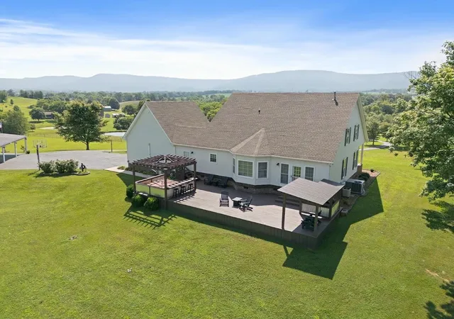 Photo 2 of Single family home for sale at 115 Main Street, Dunlap, TN 37327 | MLS# 2929822 | Listing updated on 2025-07-24