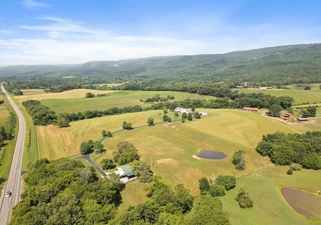 Photo 3 of Single family home for sale at 115 Main Street, Dunlap, TN 37327 | MLS# 2929822 | Listing updated on 2025-07-24