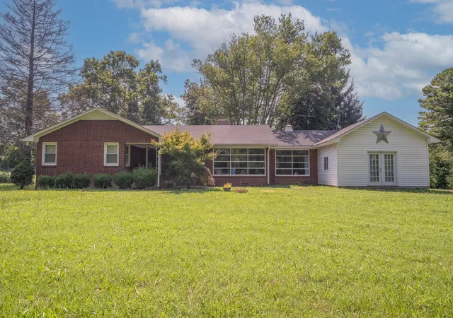 1st image of 1539 Old Florence Rd, Lawrenceburg, TN 38464 | MLS# 2929768