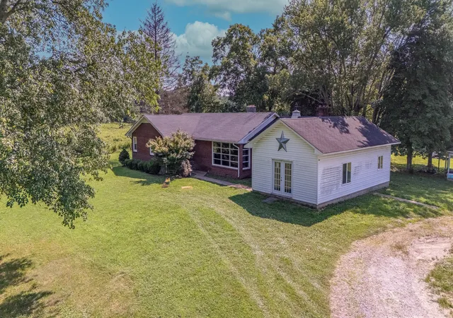 2nd image of 1539 Old Florence Rd, Lawrenceburg, TN 38464 | MLS# 2929768