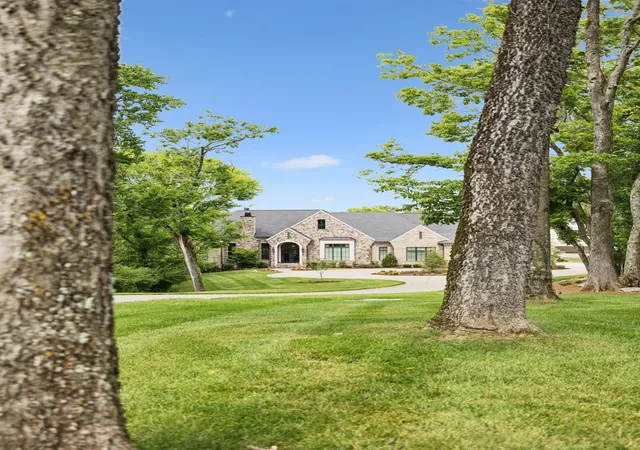 Photo 2 of Mansion for sale at 1456 Witherspoon Dr, Brentwood, TN 37027 | MLS# 3185696 | Listing updated on 2026-07-08