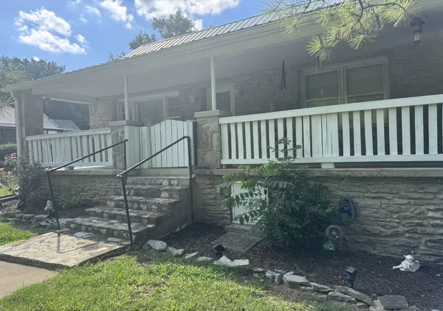 Homes for sale in Fayetteville, TN | 115 Brookside Dr, Fayetteville, TN 37334 | MLS# 2958167