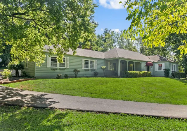 1st image of 3106 Circle Dr, Hopkinsville, KY 42240 | MLS# 2936873