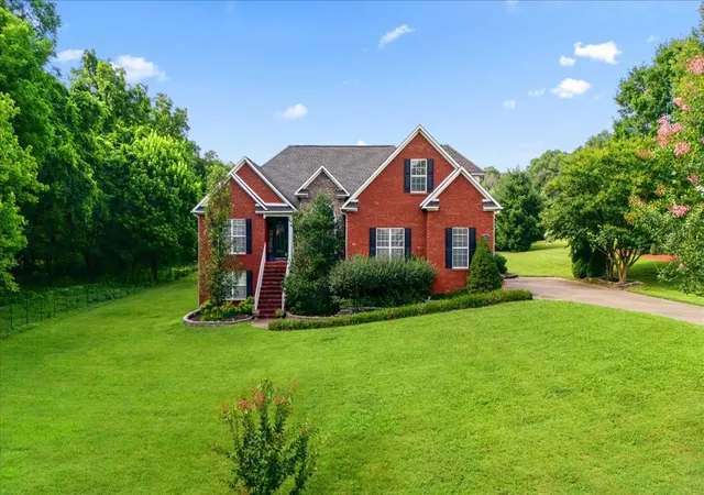 3rd image of 979 Rip Steele Rd, Columbia, TN 38401 | MLS# 2939470