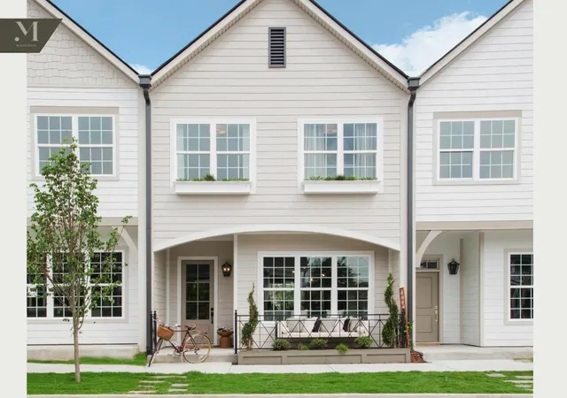 Photo 2 of Townhouse for sale at 1572 Madison Street, Chattanooga, TN 37408 | MLS# 2936993 | Listing updated on 2025-11-19