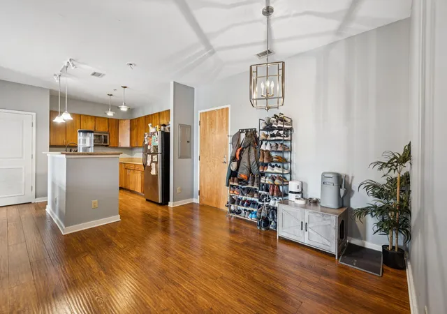 Photo 4 of Condo for sale at 863 Flynn St #302, Chattanooga, TN 37403 | MLS# 2937119 | Listing updated on 2025-09-25