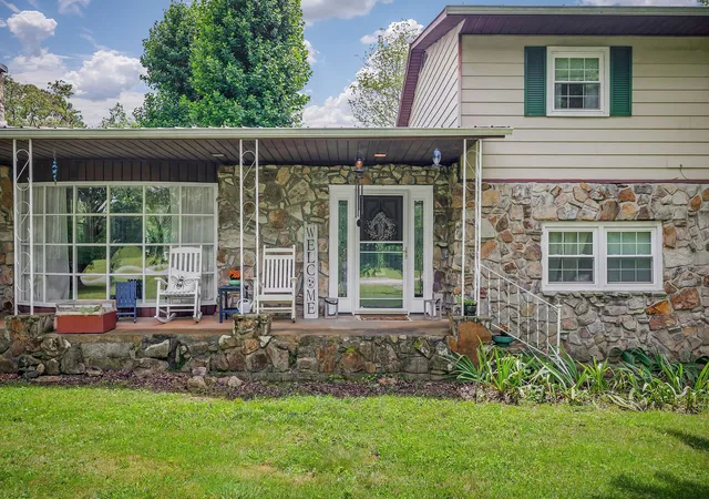 3rd image of 9706 Harrison Ferry Rd, Mcminnville, TN 37110 | MLS# 2940553