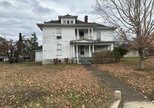 Photo 1 of Single family home for sale at 704 Main St N, Carthage, TN 37030 | MLS# 2940574 | Listing updated on 2026-09-19