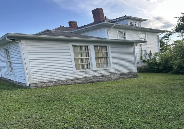 Photo 4 of Single family home for sale at 704 Main St N, Carthage, TN 37030 | MLS# 2940574 | Listing updated on 2026-09-19