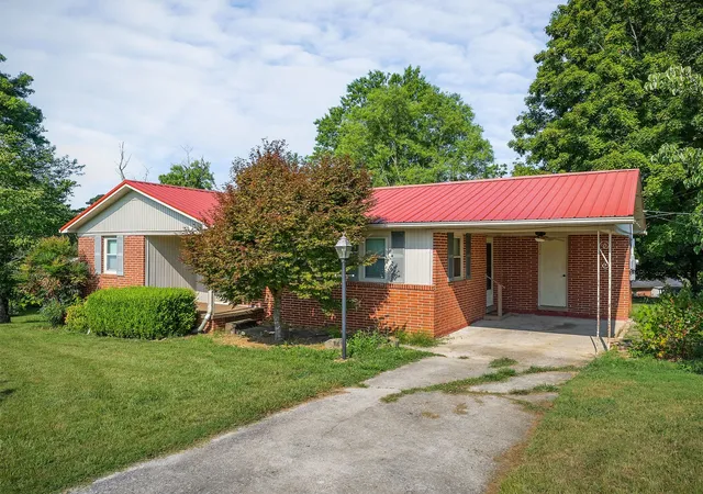2nd image of 460 Iris Dr, Sparta, TN 38583 | MLS# 2940484