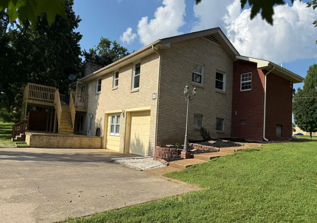 2nd image of 147 Lake Terrace Dr, Hendersonville, TN 37075 | MLS# 2940868