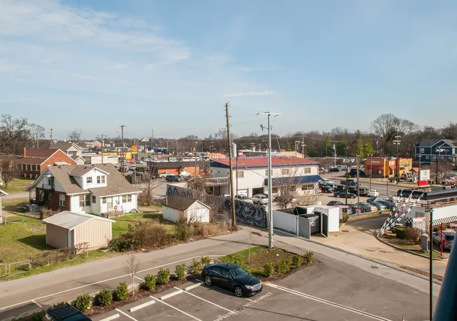 16th image of 1077 E Trinity Ln #303, Nashville, TN 37216 | MLS# 2981170