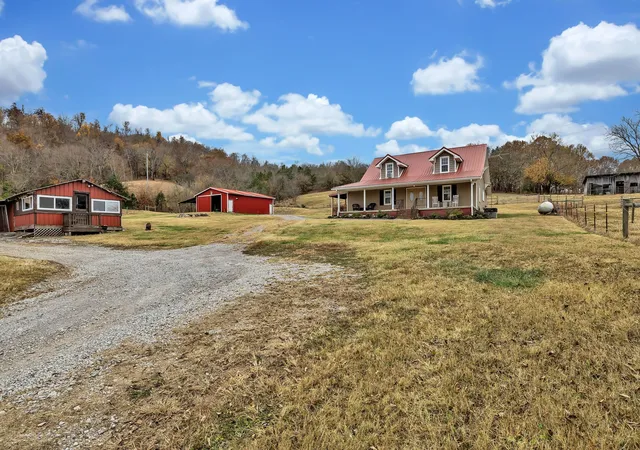 Photo 2 of Single family home for sale at 3132 Fishing Ford Rd, Petersburg, TN 37144 | MLS# 2944001 | Listing updated on 2025-11-07