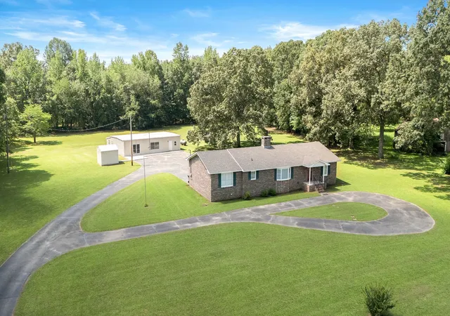 1st image of 2031 W Lincoln St, Tullahoma, TN 37388 | MLS# 2943646