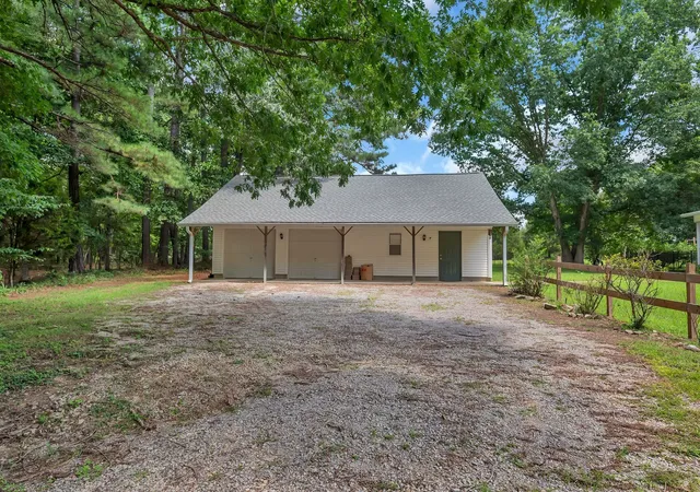 Homes for sale in Lyles, TN | 8340 Pinewood Rd, Lyles, TN 37098 | MLS# 2943152
