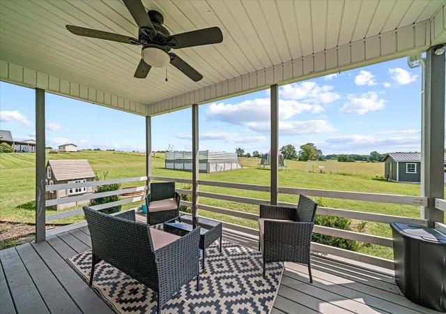 Photo 2 of Single family home for sale at 366 S Bunker Hl Rd, Sparta, TN 38583 | MLS# 2943751 | Listing updated on 2025-11-03