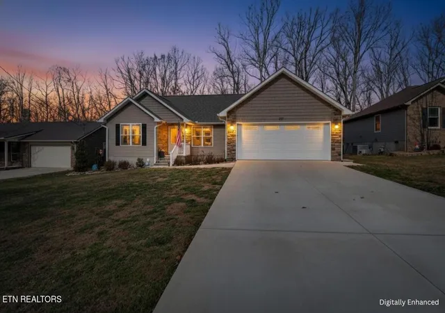 Photo 3 of Single family home for sale at 311 Lakeview Dr, Crossville, TN 38558 | MLS# 2969337 | Listing updated on 2026-10-09