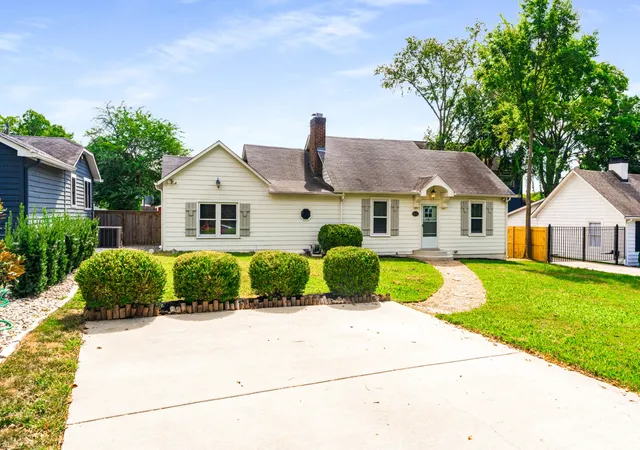 1st image of 2222 30th Ave S, Nashville, TN 37212 | MLS# 2970354