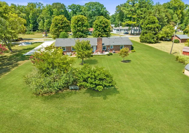 3rd image of 305 Golf Club Ln, Tullahoma, TN 37388 | MLS# 2955107