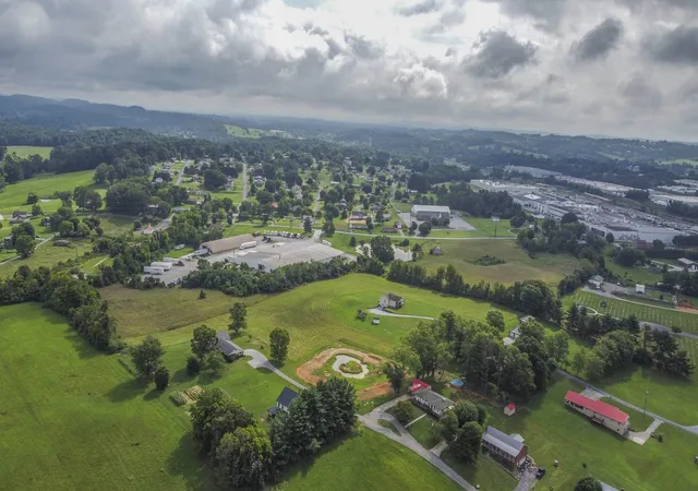 2nd image of 354 Volunteer Dr, Morristown, TN 37814 | MLS# 2944739