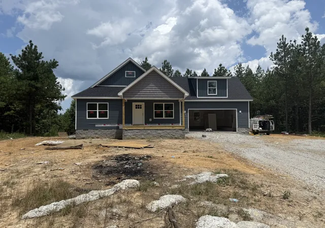 Photo 1 of Single family home for sale at 3763 Hwy 231, Erin, TN 37061 | MLS# 2943946 | Listing updated on 2025-07-21