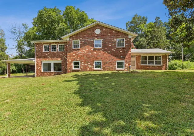1st image of 410 Dover St, Shelbyville, TN 37160 | MLS# 2946220