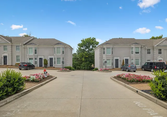 Photo 3 of Townhouse for sale at 3429 Golf Clb Ln, Nashville, TN 37215 | MLS# 2945417 | Listing updated on 2026-05-30