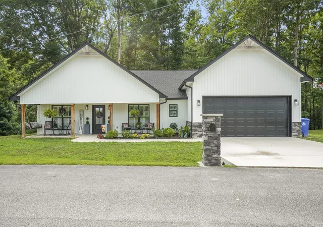 Photo 1 of Single family home for sale at 107 Lee Court, Gainesboro, TN 38562 | MLS# 2957544 | Listing updated on 2026-01-22