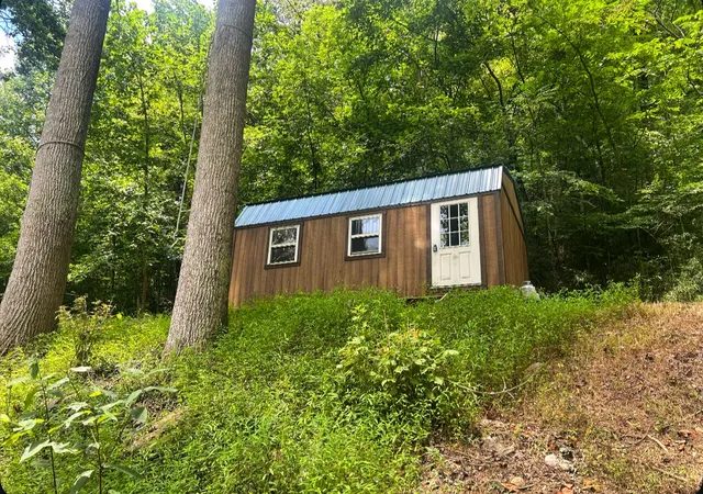 Photo 2 of Single family home for sale at 91 Carver Hollow Rd, Pleasant Shade, TN 37145 | MLS# 2957973 | Listing updated on 2025-11-30