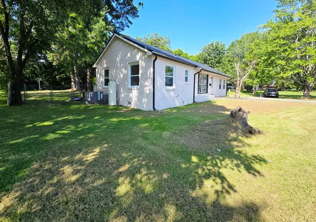 1st image of 418 W Main St, Hohenwald, TN 38462 | MLS# 2957696