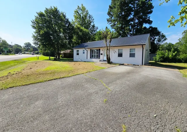 23rd image of 418 W Main St, Hohenwald, TN 38462 | MLS# 2957696
