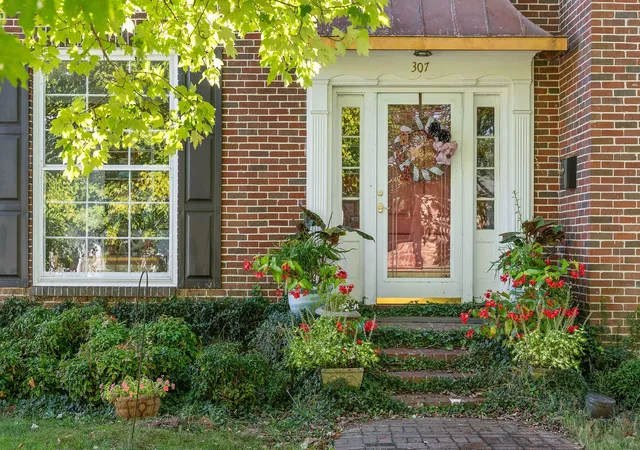 3rd image of 307 W Main St, Smithville, TN 37166 | MLS# 2950797