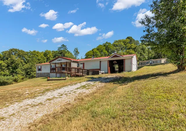 Homes for sale in Columbia, TN | 4107 Trousdale Lane, Columbia, TN 38401 | MLS# 2969597
