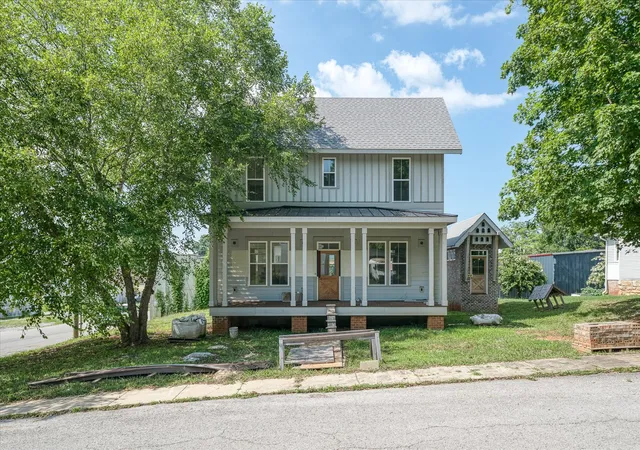Homes for sale in Livingston, TN | 200 E Cedar St, Livingston, TN 38570 | MLS# 2957618