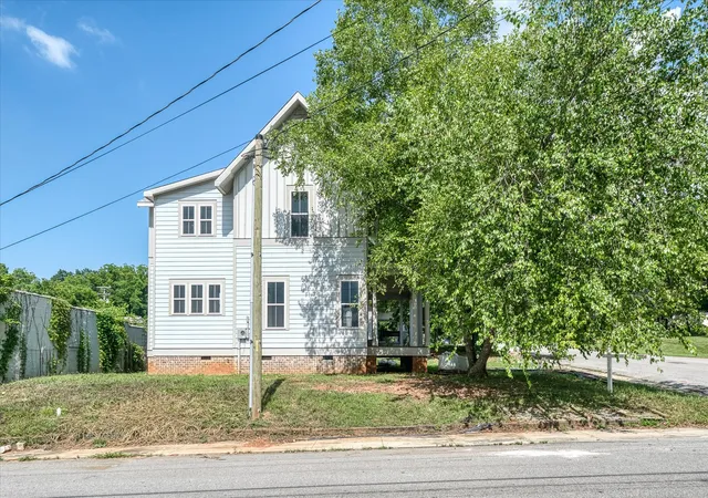 Homes for sale in Livingston, TN | 200 E Cedar St, Livingston, TN 38570 | MLS# 2957618