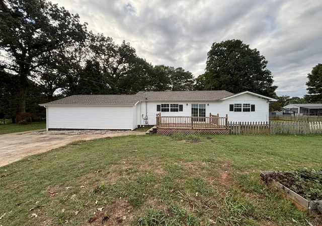 2nd image of 1313 Liberty Rd, Winchester, TN 37398 | MLS# 2958478