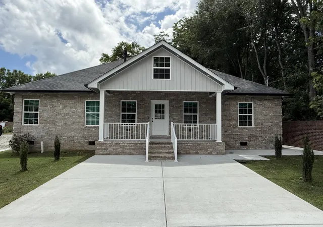 1st image of 308 Union St, Tullahoma, TN 37388 | MLS# 3032965