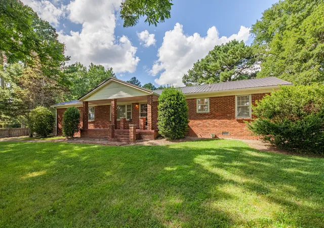 1st image of 1111 Baker Ln, Lawrenceburg, TN 38464 | MLS# 2958695