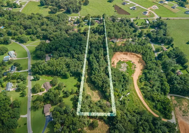 5th image of 1111 Baker Ln, Lawrenceburg, TN 38464 | MLS# 2958695