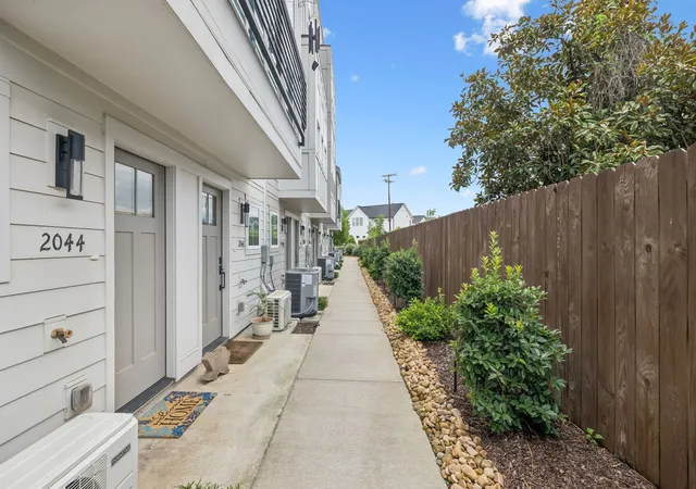 2nd image of 2044 Edison Park Ln, Nashville, TN 37209 | MLS# 2969898