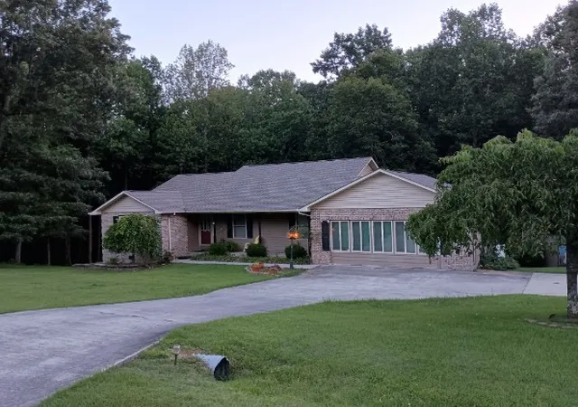 3rd image of 500 Golf Shores Dr, Winchester, TN 37398 | MLS# 2963154