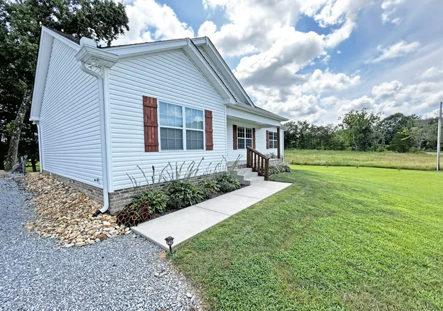 2nd image of 1004 Gaines Hill Rd, Westmoreland, TN 37186 | MLS# 2963692