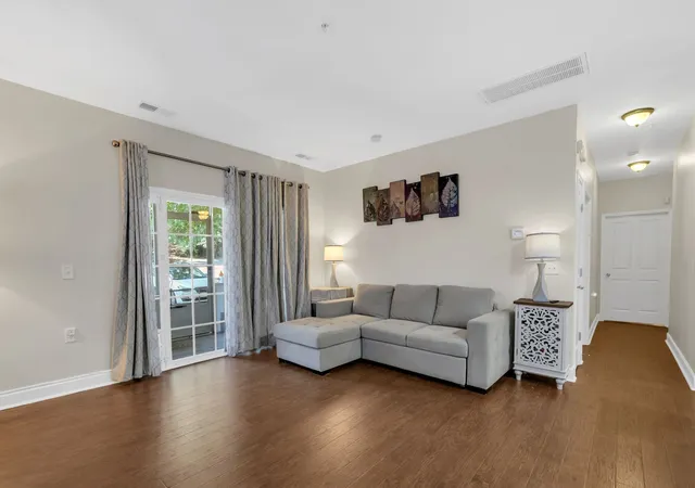 4th image of 4848 Bevendean Dr, Nashville, TN 37211