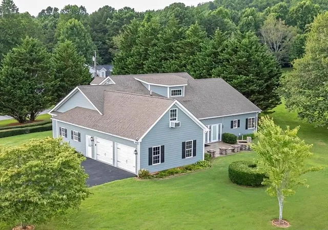 Photo 4 of Sale Pending at 124 Northside Dr, Copperhill, TN 37317 | MLS# 3338208 | Listing updated on 2026-08-13